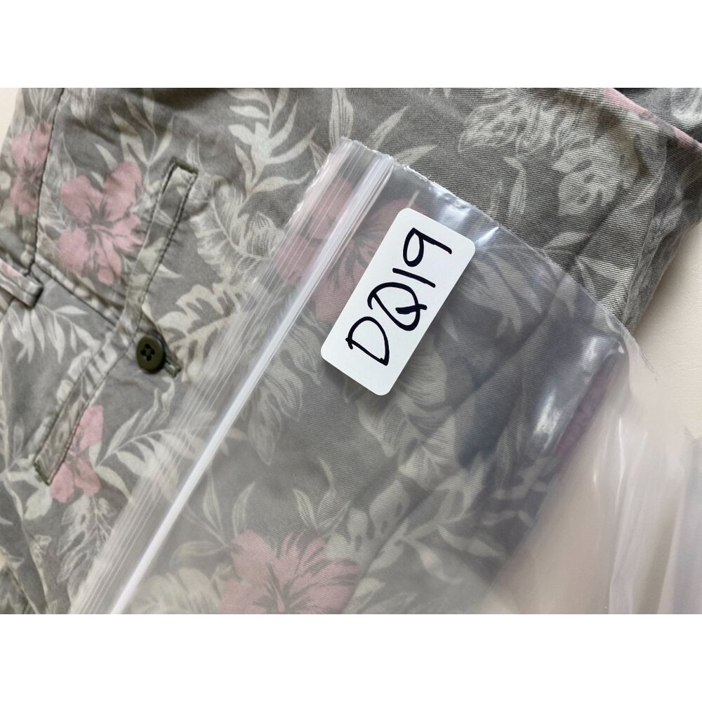 UNIQLO Floral Mens Chino Shorts size XL Hawaiian Vacation Casual Cruise Resort - Picture 7 of 16